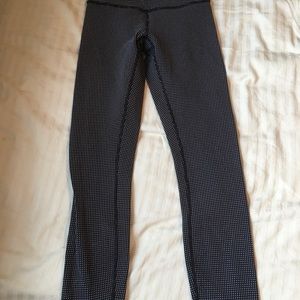 Lululemon leggings size 4